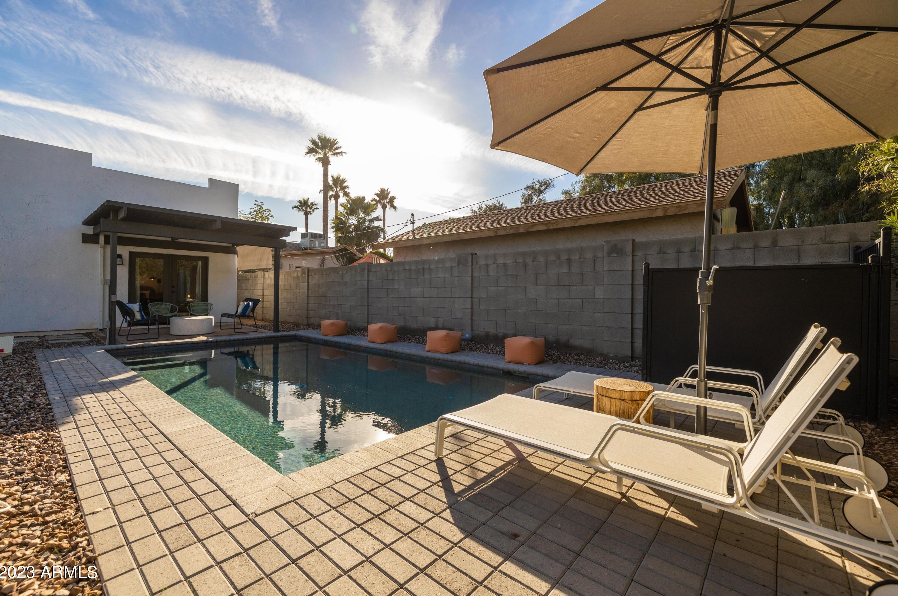 52 Lewis Ave, Phoenix AZ  85003-1037 exterior