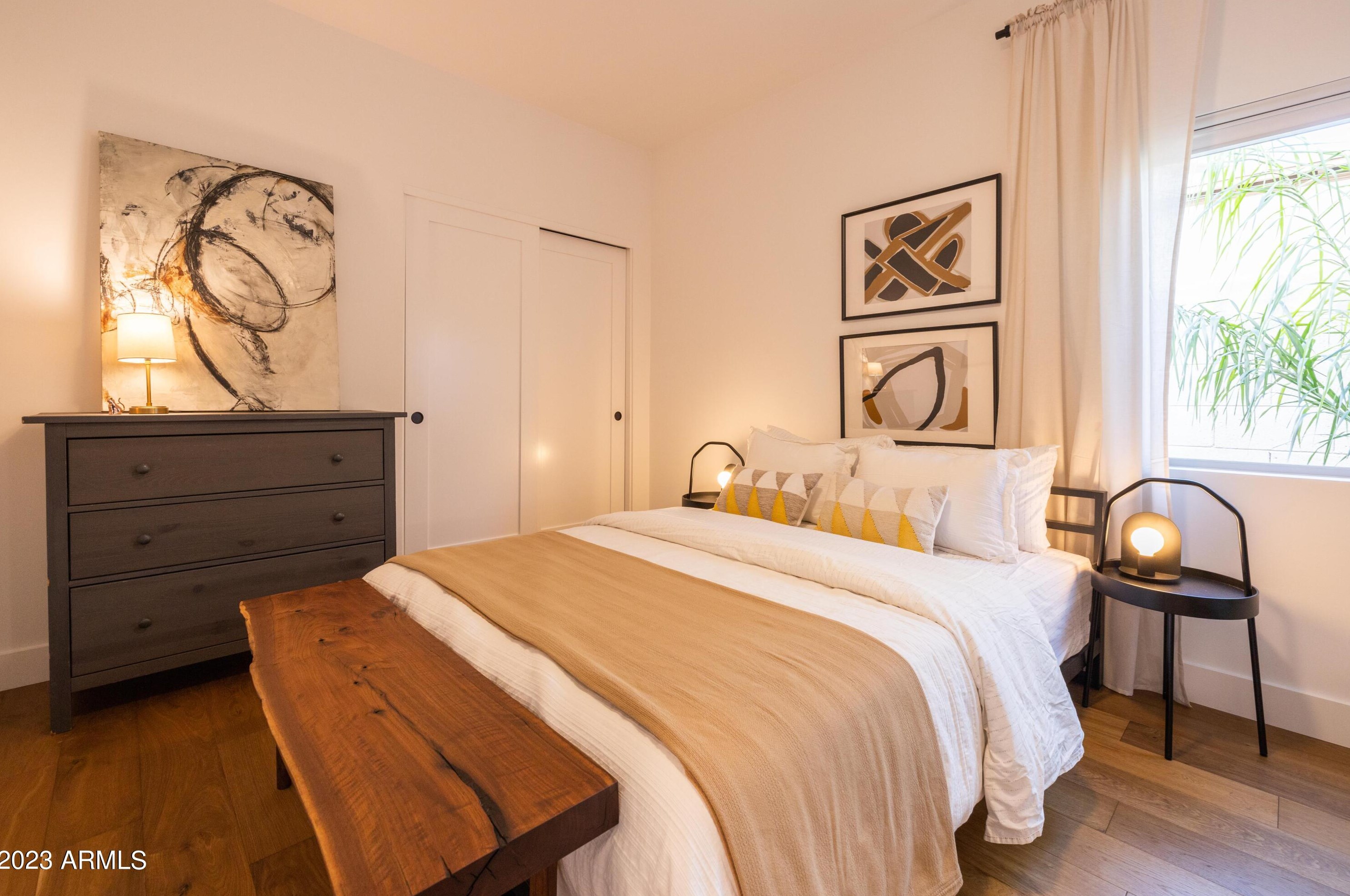 52 Lewis Ave, Phoenix AZ  85003-1037 exterior