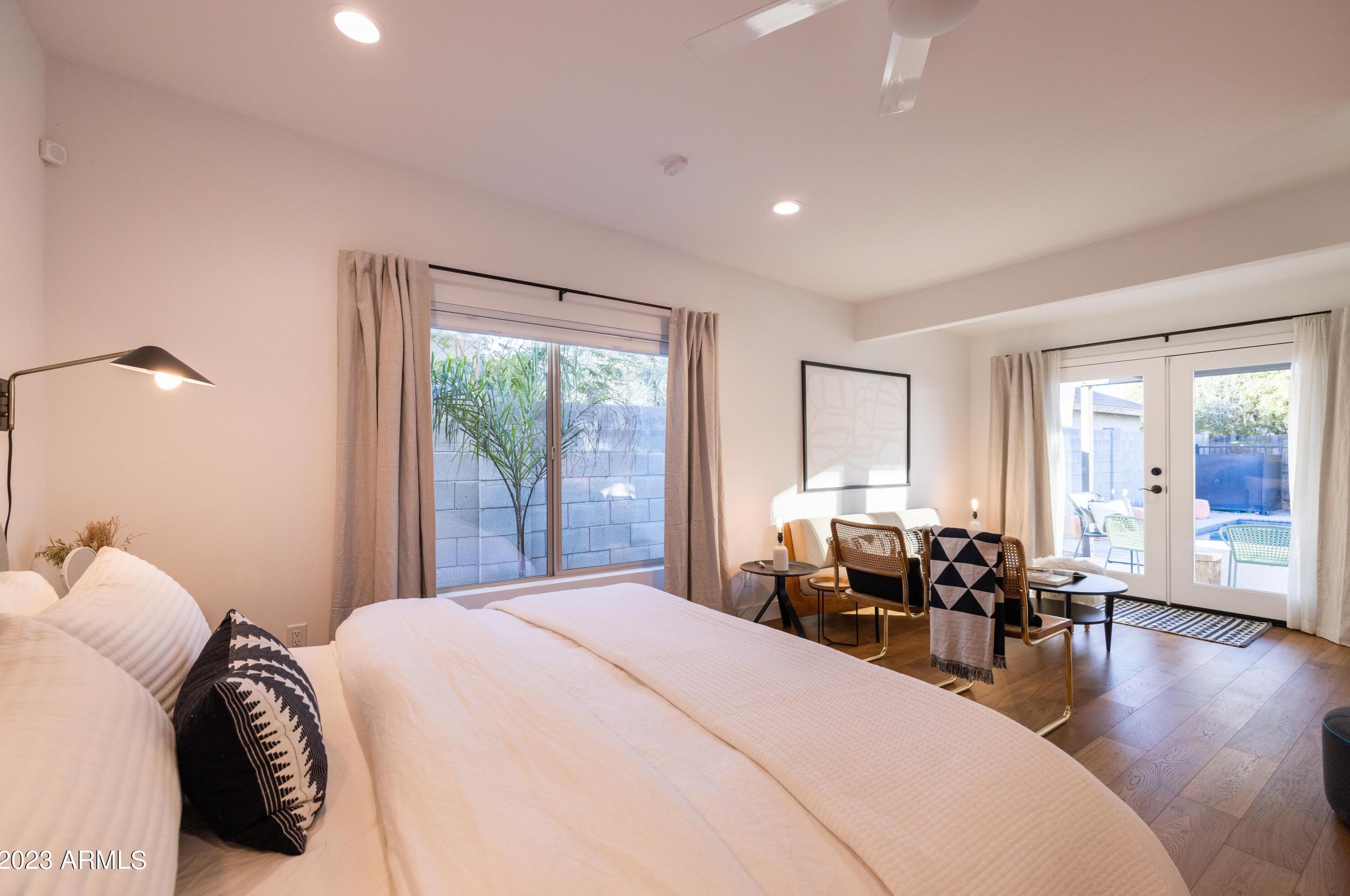 52 Lewis Ave, Phoenix AZ  85003-1037 exterior