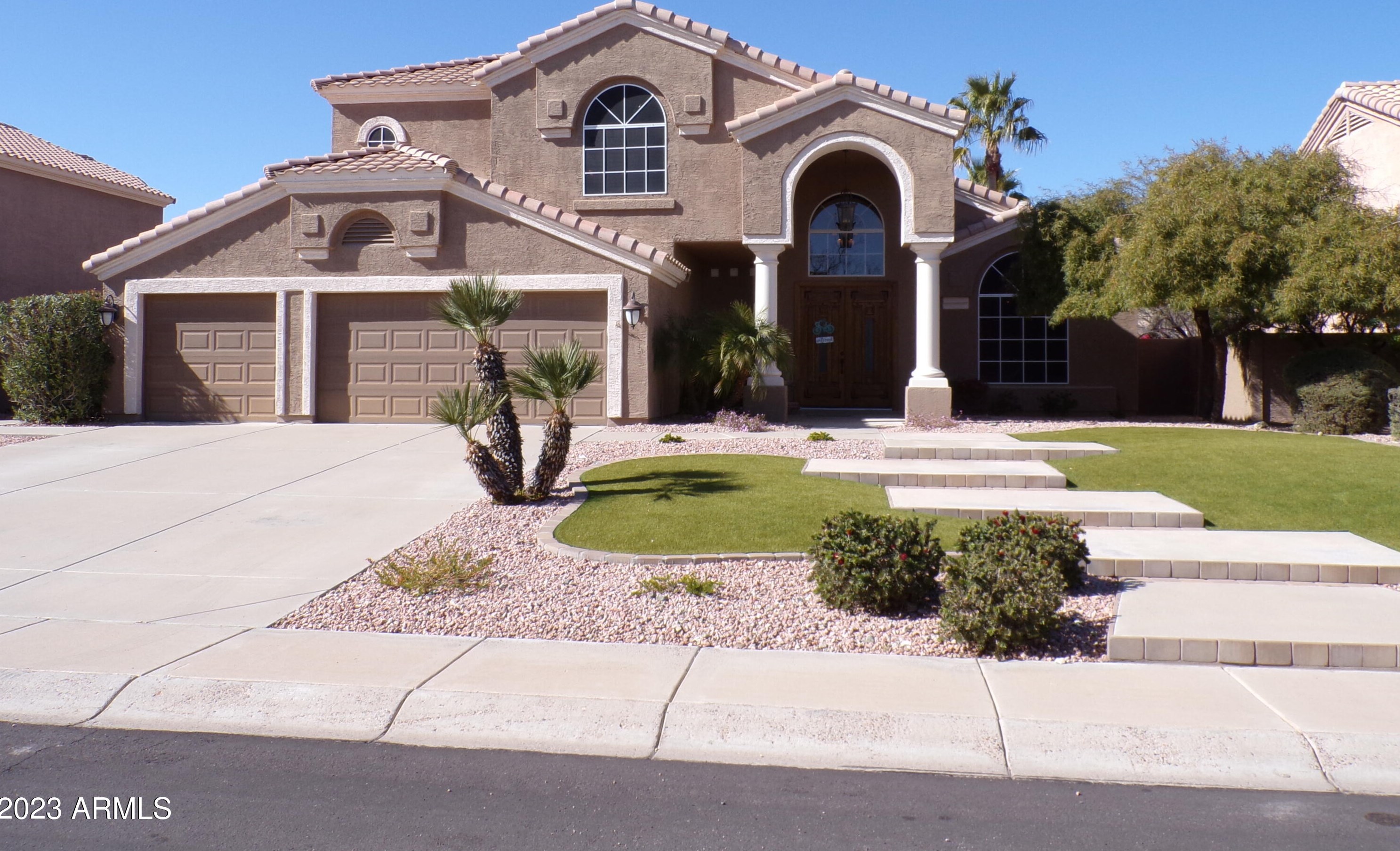 710 Mountain Vista Dr, Phoenix AZ  85045-0629 exterior
