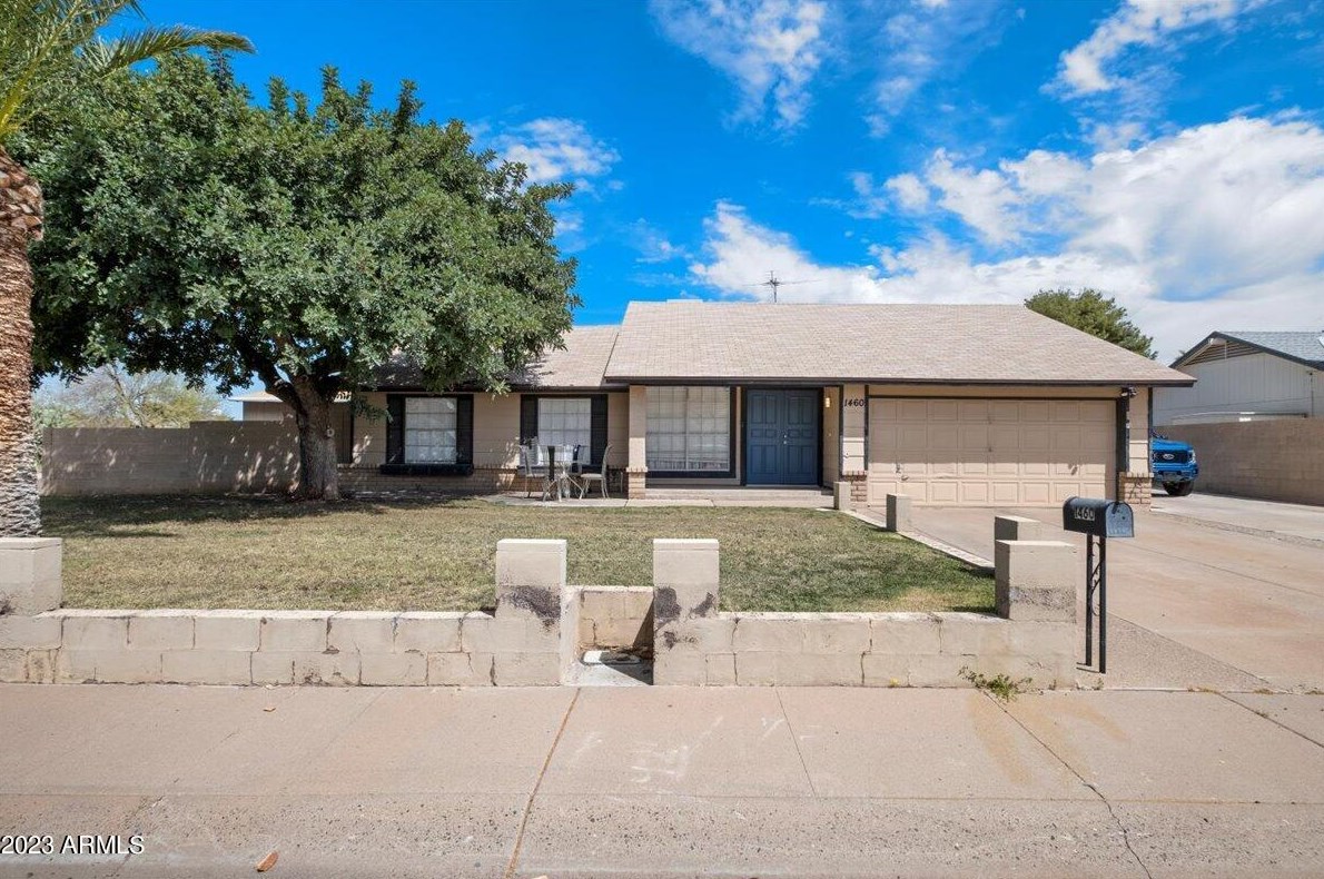 1460 Tonopah Dr, Phoenix AZ  85027-3654 exterior