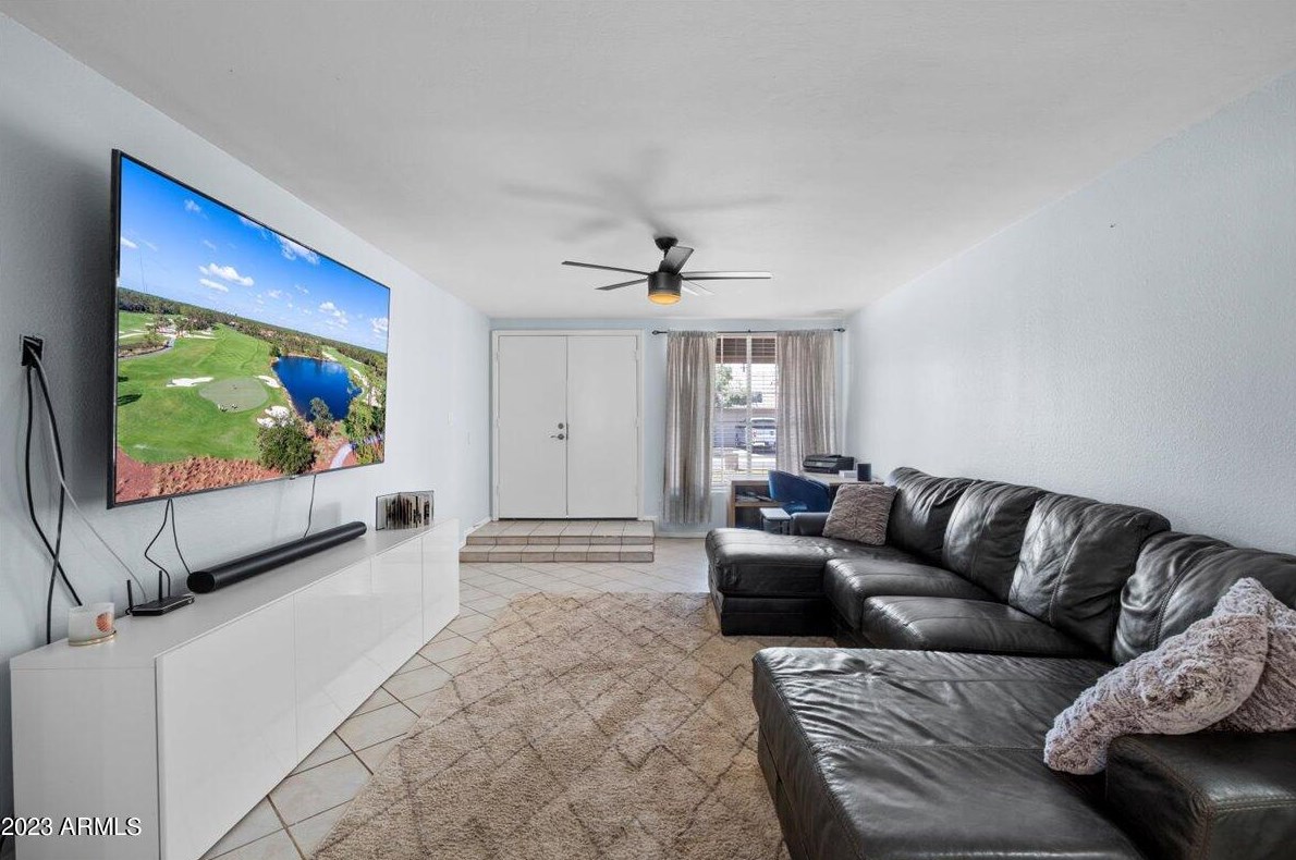 1460 Tonopah Dr, Phoenix AZ  85027-3654 exterior