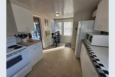 611 Nixon Avenue, Town out of Area, NV 89509 - Photo 17