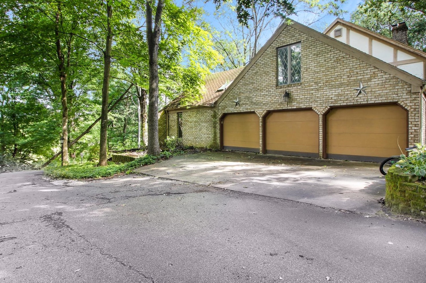 607 Sunrise Blvd, La Porte IN  46350-1959 exterior