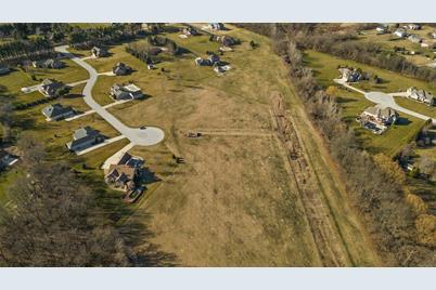 421 E Amy Rose Lane, Valparaiso, IN 46383 - Photo 3