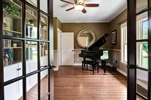 250 Bridlewood Ln, Valparaiso, IN 46385 - Photo 3