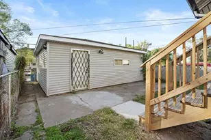 408 Pierce St, Gary, IN 46402 - Photo 19