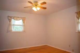 9133 Foliage Ln, Munster, IN 46321 - Photo 13