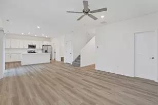 521 E 127th Pl, Crown Point, IN 46307 - Photo 7