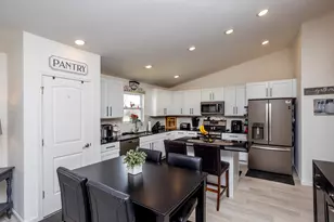 114 Mayfield Dr, Michigan City, IN 46360 - Photo 17