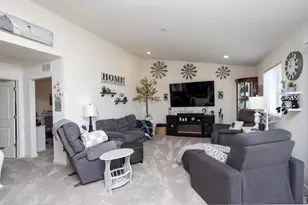 114 Mayfield Dr, Michigan City, IN 46360 - Photo 5