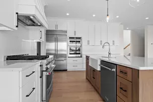 9417 Sweetspire Pl, Saint John, IN 46373 - Photo 11