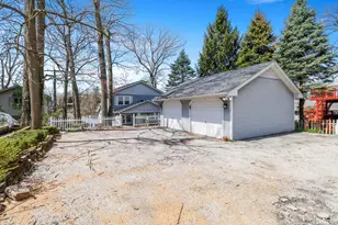 602 N Scott Dr, Valparaiso, IN 46383 - Photo 5