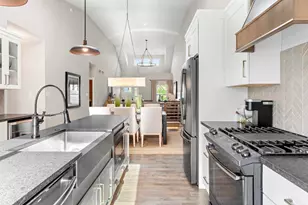 10883 Walnut Dr, Saint John, IN 46373 - Photo 5