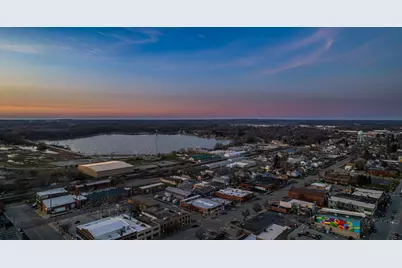 814 Lincolnway, La Porte, IN 46350 - Photo 9