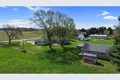 56915 Tulip Road, New Carlisle, IN 46552 - Photo 9