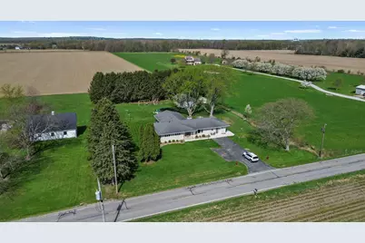 56915 Tulip Road, New Carlisle, IN 46552 - Photo 3