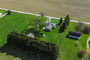 56915 Tulip Rd, New Carlisle, IN 46552 - Photo 7