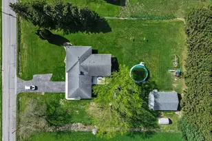 56915 Tulip Rd, New Carlisle, IN 46552 - Photo 5