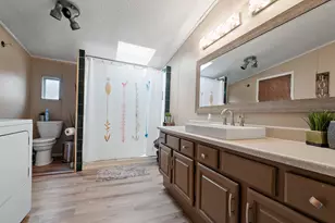 548 E 1400 S, Kouts, IN 46347 - Photo 127