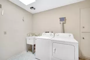 809 W 126th Ct, Crown Point, IN 46307 - Photo 3