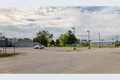 1015 N McKinley Avenue, Rensselaer, IN 47978 - Photo 1