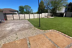 4091 W 76th Ln, Merrillville, IN 46410 - Photo 15