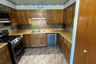 4091 W 76th Ln, Merrillville, IN 46410 - Photo 9