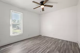 249 N Liberty St, Hobart, IN 46342 - Photo 15