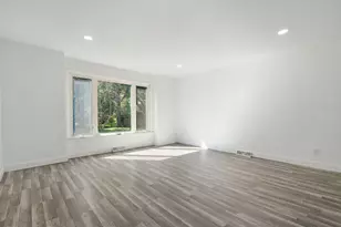 249 N Liberty St, Hobart, IN 46342 - Photo 5