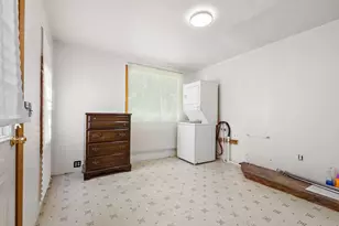 249 N Liberty St, Hobart, IN 46342 - Photo 19