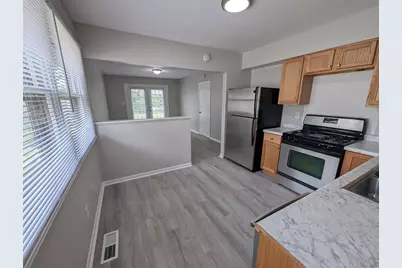 754 W 67th Avenue, Merrillville, IN 46410 - Photo 3