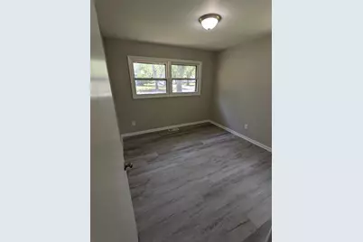 754 W 67th Avenue, Merrillville, IN 46410 - Photo 9