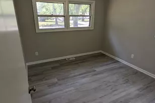 754 W 67th Ave, Merrillville, IN 46410 - Photo 9