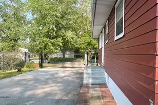 646 N New Hampshire St, Gary, IN 46403 - Photo 23