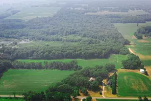 579 E 800 N, Wheatfield, IN 46392 - Photo 1