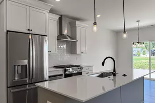 305 Apple Grove Ln, Valparaiso, IN 46385 - Photo 3