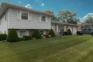 613 Dogwood Dr, Trail Creek, IN 46360 - Photo 3