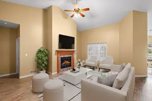 1641 Magnolia Dr, Hobart, IN 46342 - Photo 5