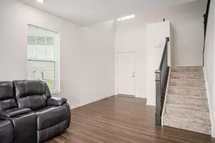 10927 Illinois Dr, Crown Point, IN 46307 - Photo 7