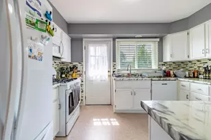 8624 Garfield Ave, Munster, IN 46321 - Photo 13