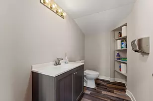 755 W Chicago St, Valparaiso, IN 46385 - Photo 9