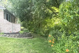 641 D Begonia St SE, Demotte, IN 46310 - Photo 5