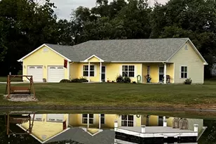 409 S Jefferson St, Hebron, IN 46341 - Photo 3