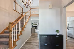 206 Parkwood Dr, Valparaiso, IN 46383 - Photo 3