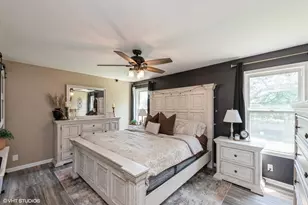 206 Parkwood Dr, Valparaiso, IN 46383 - Photo 11