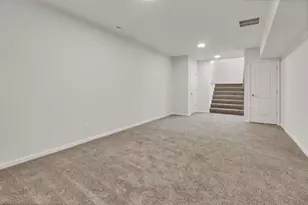 3103 W 82nd Pl, Merrillville, IN 46410 - Photo 9