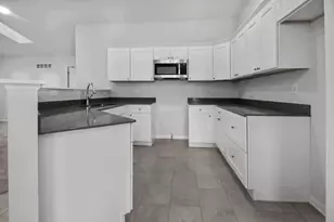 3103 W 82nd Pl, Merrillville, IN 46410 - Photo 3