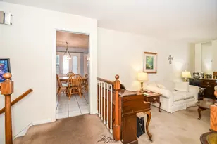 9421 Cottonwood Dr, Munster, IN 46321 - Photo 7