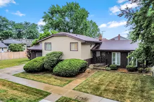 9421 Cottonwood Dr, Munster, IN 46321 - Photo 5